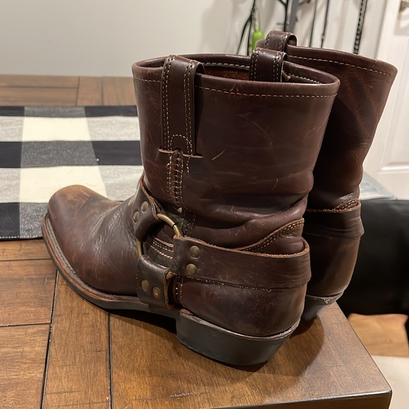 Frye Harness 8R Leather Boots - Picture 6 of 10